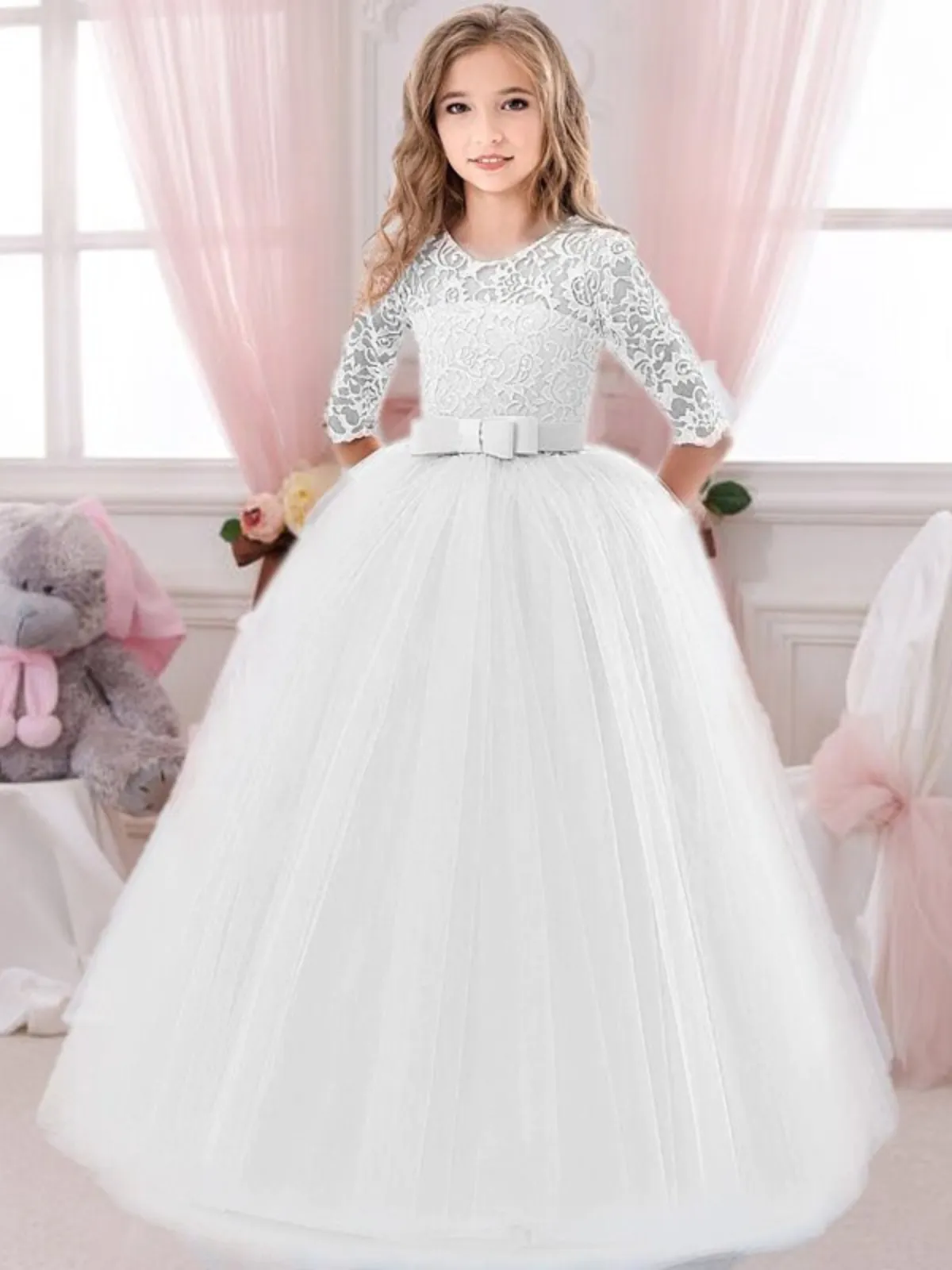 Elegant Dream Lace-Embellished Communion Gown